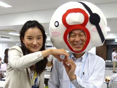 ハチコのかぶりものをかぶってみました