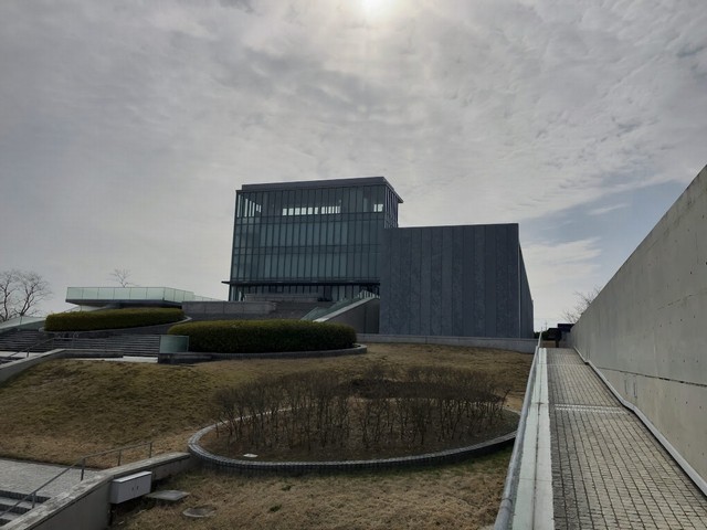 西田幾多郎記念哲学館は図書館としてもすばらしい施設